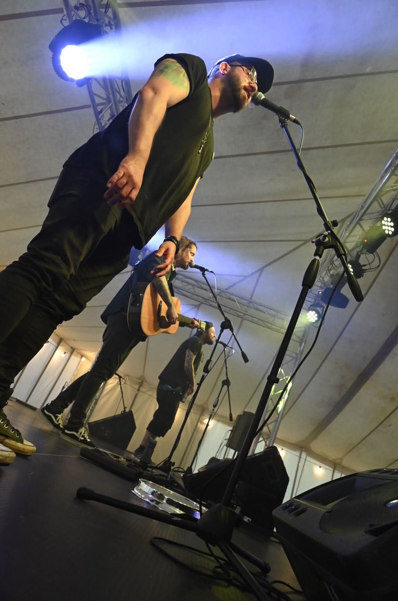 Lovely shot by Roy Vickers of me, B-Sydes and Jake Martin from Ey Up Mi Duck Festival this weekend. The three of us have 3 gigs in a couple of weeks. Bournemouth, Frome and Salisbury. You comin'?