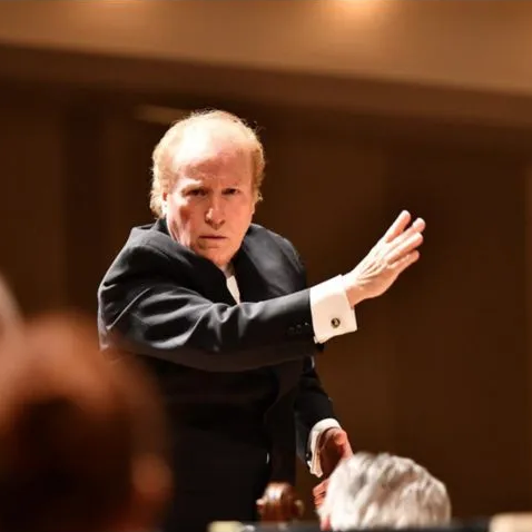 cenartmx's tweet photo. ¡Enrique Diemecke va a dirigir a la Orquesta Escuela Carlos Chávez (OECCh)! Habrá música de Modest Mussorgsky y Hector Berlioz.

𝗗𝗲 𝗺𝗶𝘁𝗼𝘀 𝘆 𝗹𝗲𝘆𝗲𝗻𝗱𝗮𝘀
📍 Auditorio Blas Galindo
📅 31MAY · 1:30PM
🎟️ Entrada libre https://t.co/ee5KMcJ9ij