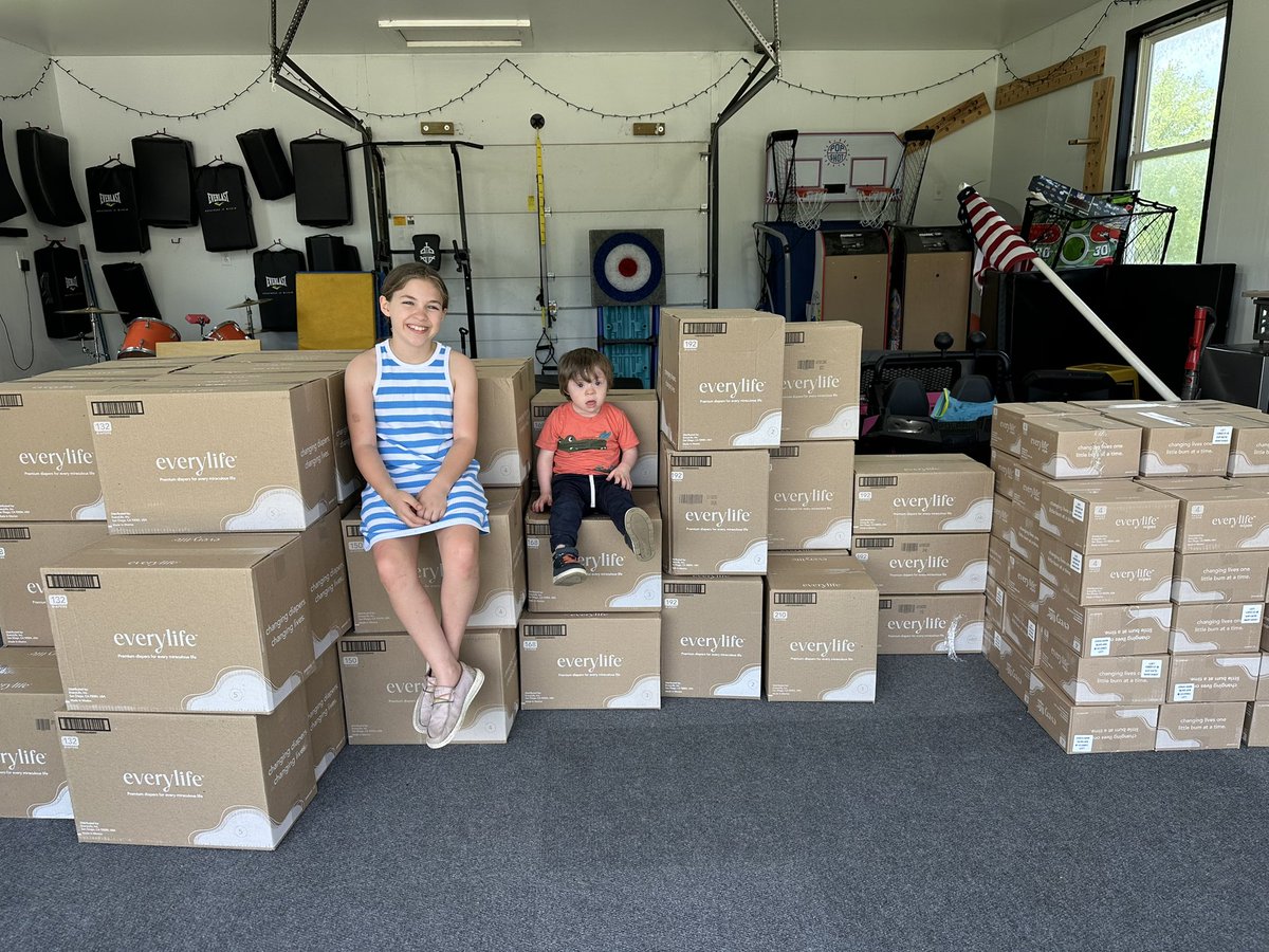 Team Iron Will’s gonna be distributing all these diapers and wipes to families in the DS community!

A huge thank you to <a href="/everylife/">EveryLife</a> for their generosity!!!

#TeamIronWill
#DownSyndrome