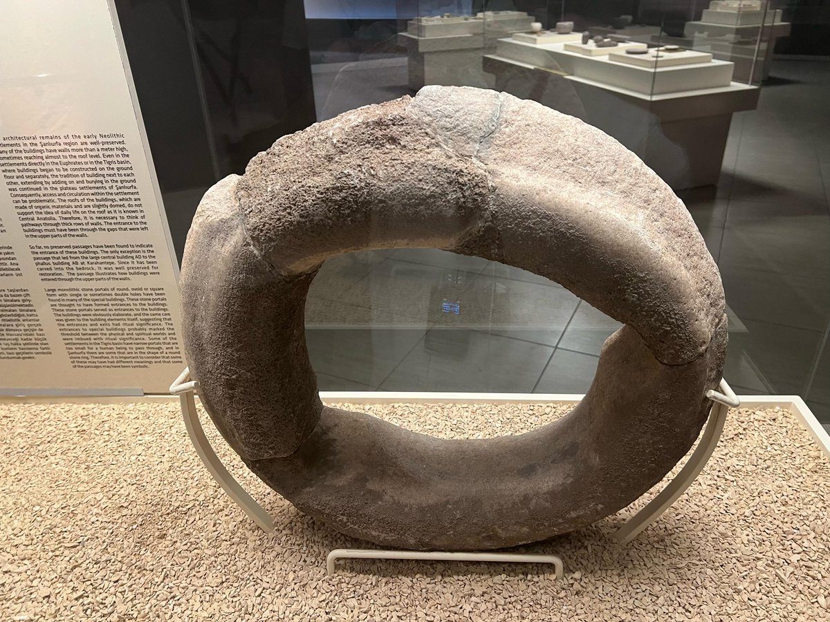 israleyn's tweet photo. Göbeklitepe’de bulunan ve işlevi tam olarak anlaşılamayan bu örneklerin de ne olabileceği konusunda artık fikir sahibiyiz. https://t.co/4C7vk8HOoA