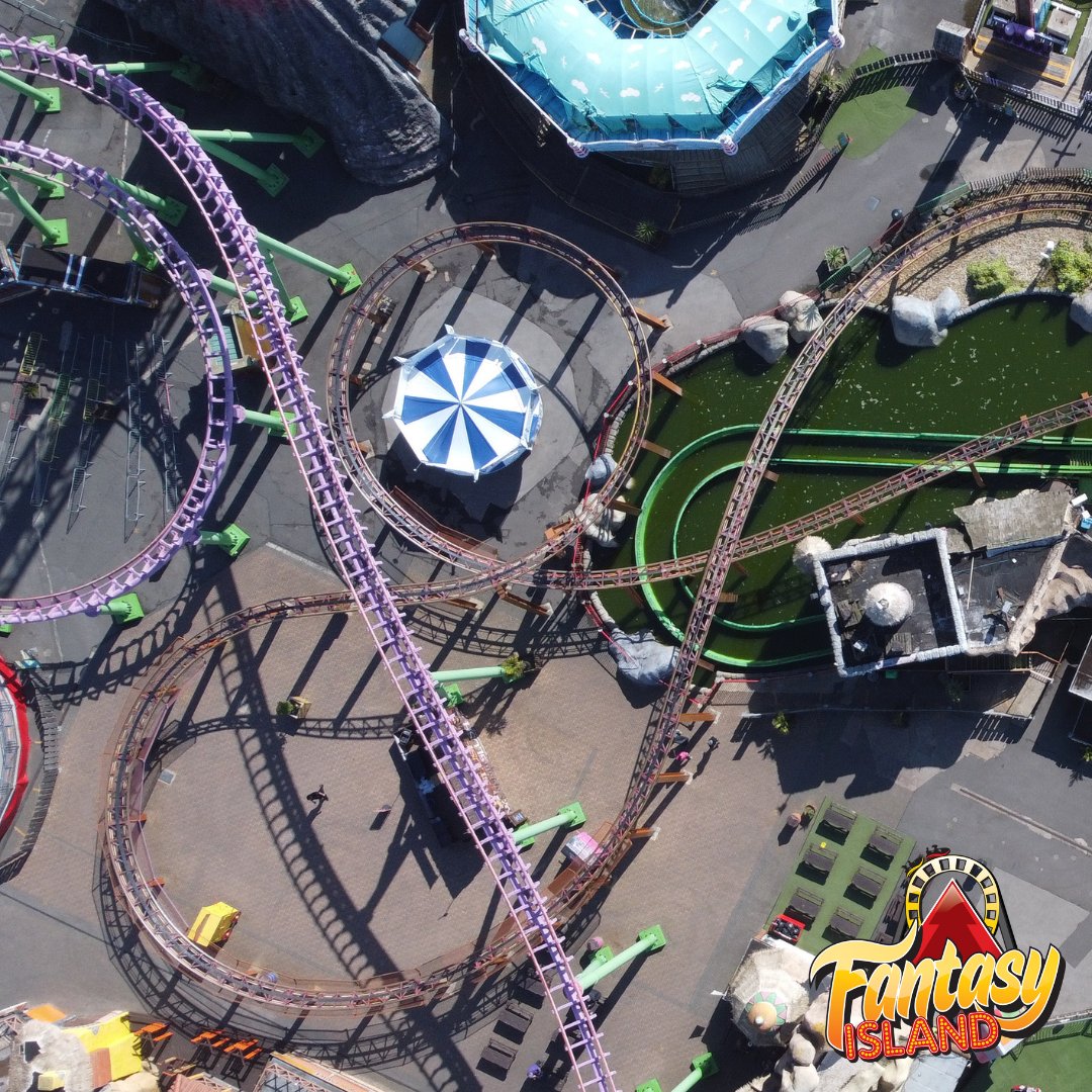 fantasyislanduk's tweet photo. π’ Check out this Trackless Tuesday from the archive!
Weβre loving these unique views of Millennium and Rhombus Express (although still a rocket at this point!)β two of the most iconic coasters here at Fantasy Island! πβ¨
#FantasyIsland #TracklessTuesday https://t.co/VfMpqe6wBR