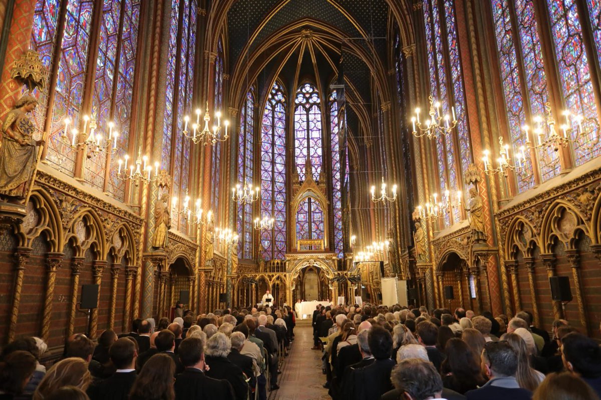 Ce soir, à la Sainte-Chapelle, la profession se réunit pour honorer Saint Yves, patron de tous les avocats.

Un moment de tradition et d’unité, en présence des juridictions judiciaires, administratives et consulaires, des magistrats, des avocats et des greffiers.