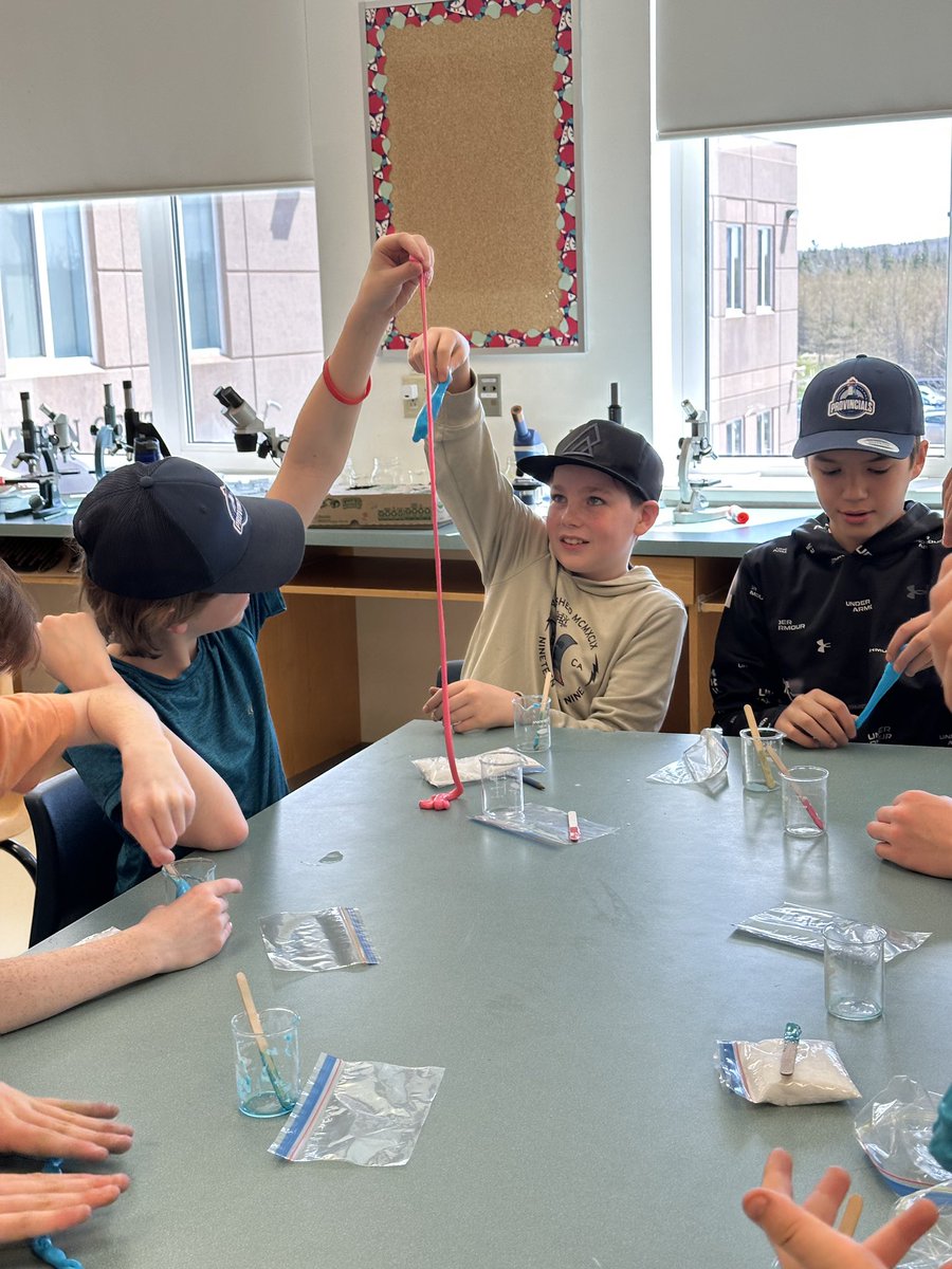 BayviewEdCentre's tweet photo. We kicked off
#EducationWeek2025 in the SRCE with a spark! 💥 Thanks to @StFXUniversity X-Chem students for leading fun, hands-on activities: ✨ Magic-themed science for P &amp; P/1 🧪 Polymers with Grade 7 🤖 Sphero with Grade 4 https://t.co/jcUYXeIzBz