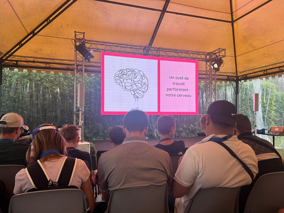 LBPascalForbach's tweet image. Rome J2 – Une journée riche à la Villa Médicis !
Balade matinale sous le soleil : Colisée, Fontaine de Trevi &amp;amp; autres trésors romains. 📸L’après-midi à la V. Médicis mêle art, neurosciences et expression orale. Une journée entre culture, échanges &amp;amp; cohésion !
@pf_mourier
@cabbeke