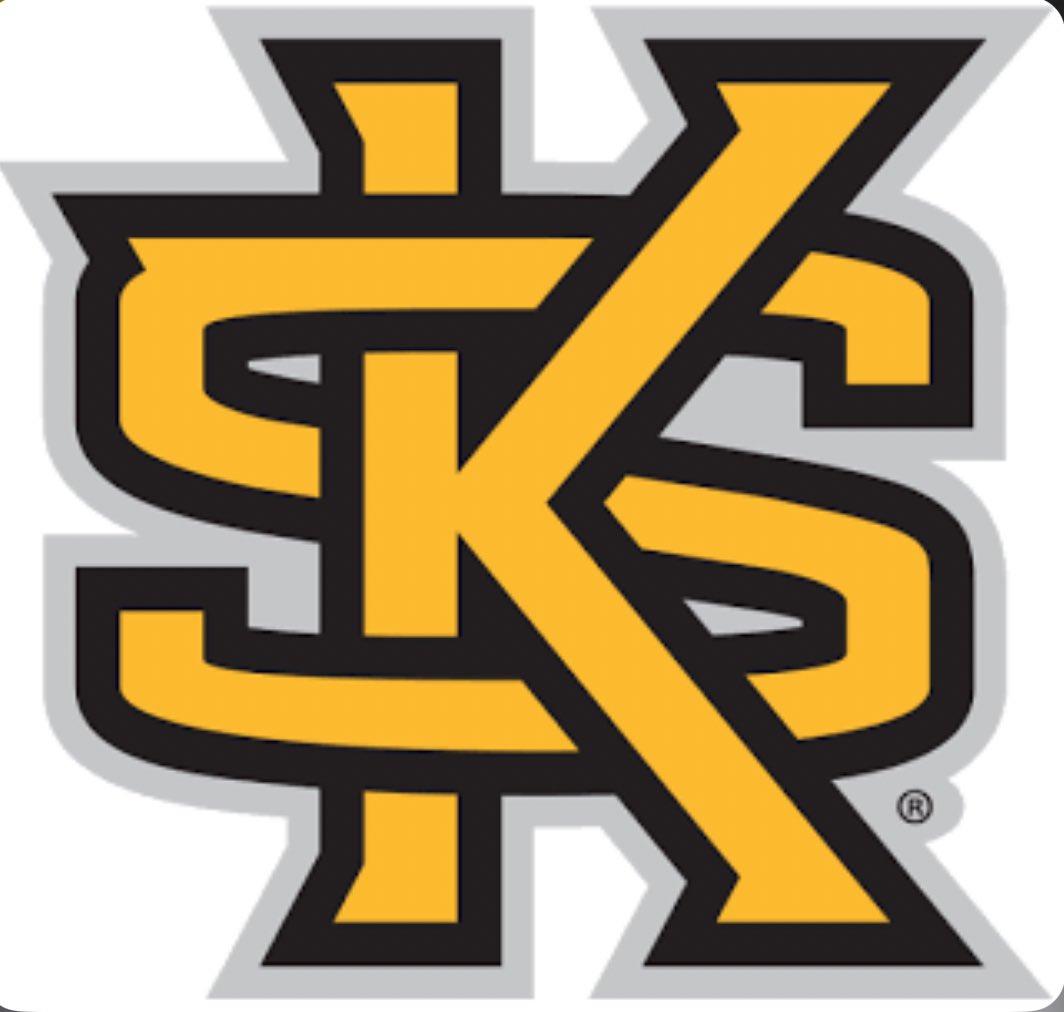 Aaronmoore8711's tweet image. I am blessed to receive an offer from Kennesaw state university ⚫️🟡@Coach_JBradley @CoachWhitlow @HallTechSports1 @On3Recruits @BenThomasPreps @AL_Recruiting @PrepRedzoneAL @BamaPrepsFB @ScoutFball @BabyJoeMedia2
