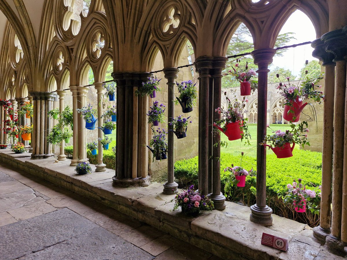 Helen Russell tweet media