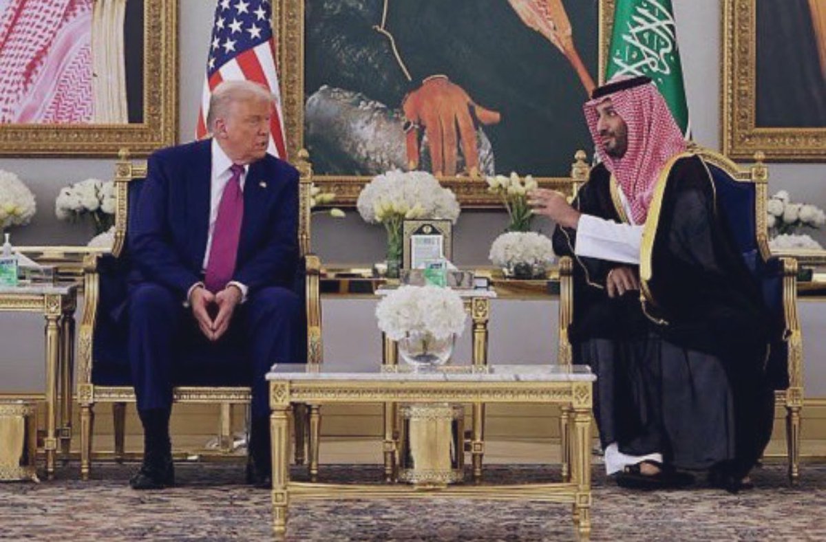 96SW_'s tweet image. يا مخضّع كبار الدول و السلاطين
يا سيف نجد و درع شبه الجزيره❤️
 #القمه_السعوديه_الامريكيه