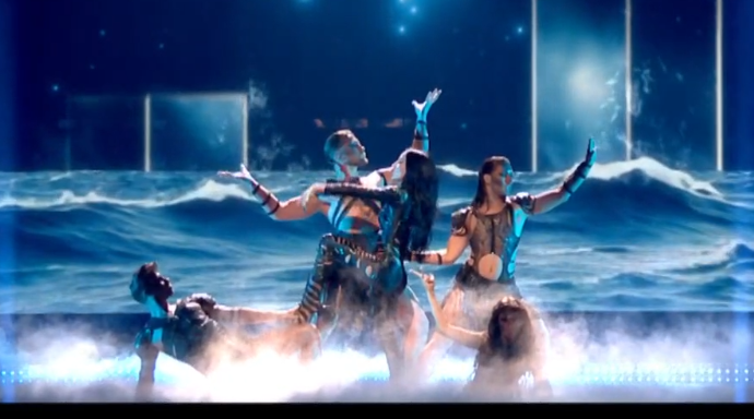 navahw's tweet image. JUSTYNA IS GOALS, HOW IS THIS WOMAN 52 YEARS OLD???? Now that's how you do a  #Eurovision2025 song.