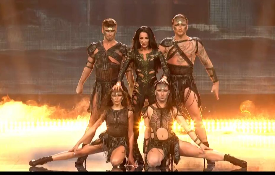 navahw's tweet image. JUSTYNA IS GOALS, HOW IS THIS WOMAN 52 YEARS OLD???? Now that's how you do a  #Eurovision2025 song.