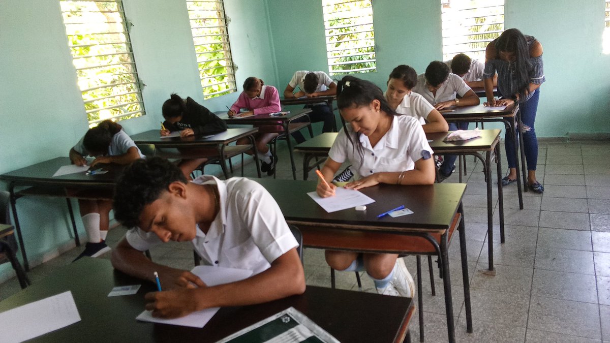 hechavarr4's tweet photo. Muchísimas felicidades para todos los educandos, entrenadores, directivos y familiares del municipio #Tercerfrente por haber obtenido el 100 porciento en exámenes de ingreso de matemática y Español 
@FrenteDme 
@CubaMined
@dpestgo 
#Tercerfrente
#SantiagoDeCuba https://t.co/3wIJyQzRPz