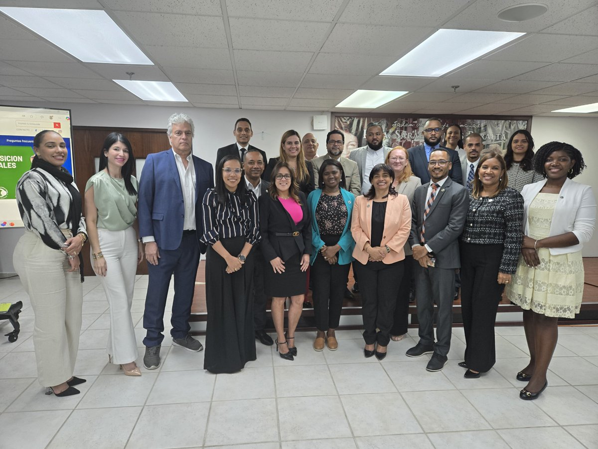 Recibimos la visita de la Oficina Nacional de Defensa Pública <a href="/DefensaPublica_/">Oficina Nacional de Defensa Pública</a> de Rep. Dominicana. En un intercambio de ideas con parte de nuestro personal, los abogados del hermano país destacaron la importancia de la colaboración interinstitucional entre ambas organizaciones