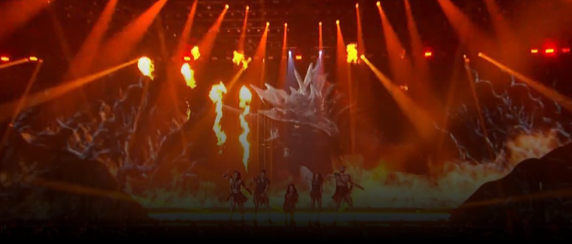 navahw's tweet image. JUSTYNA IS GOALS, HOW IS THIS WOMAN 52 YEARS OLD???? Now that's how you do a  #Eurovision2025 song.