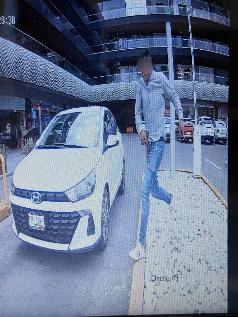 #Seguridad 🗣️ Familiares del ex militar que frustró un asalto en Plaza Kentro señalan que estos son parte de los involucrados en el crimen, además, informaron que el oficial en retiro, perdió la vida luego de haber recibido al menos dos disparos en el enfrentamiento ocurrido en