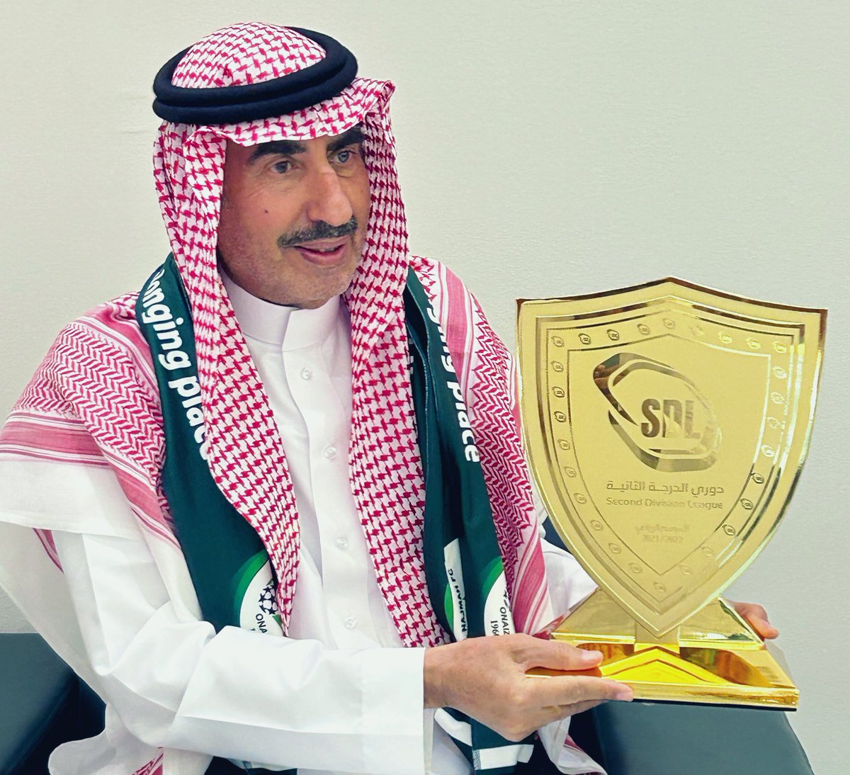 meshal2006's tweet photo. @alnajmahfc العم الغالي عبدالرحمن بن عبدالعزيز العلوش رمز من رموز #النجمة  الأوفياء وداعم لكل محافل ومناسبات #نجمة_عنيزة منذ القدم مُحب وعاشق للرياضة والفروسية وكل مايهم #عنيزة الخضراء 💚 https://t.co/iLrhLjBwtE