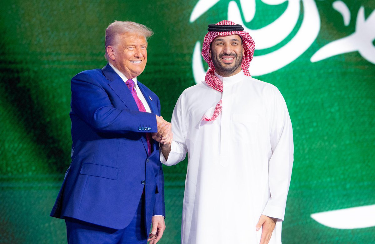 MhAlmarshad's tweet image. «طموحنا أن يكون اقتصادنا أكبر مما نحن فيه اليوم، كيف نخلق بيئة جذابة وجيدة ورائعة في وطننا، كيف نكون فخورين في وطننا، كيف يكون وطننا جزءًا مساهمًا في تنمية وحراك العالم سواء على المستوى الاقتصادي أو البيئي أو الحضاري أو الفكري
محمد بن سلمان 💚
قول 🤝 وفعل
اليوم الشهادة من أكبر…
