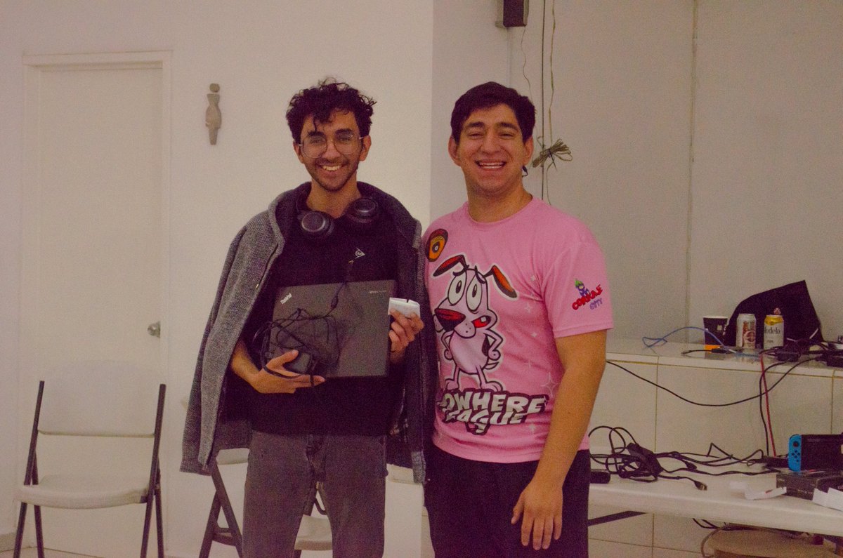 NOWHERE SMASH tweet media