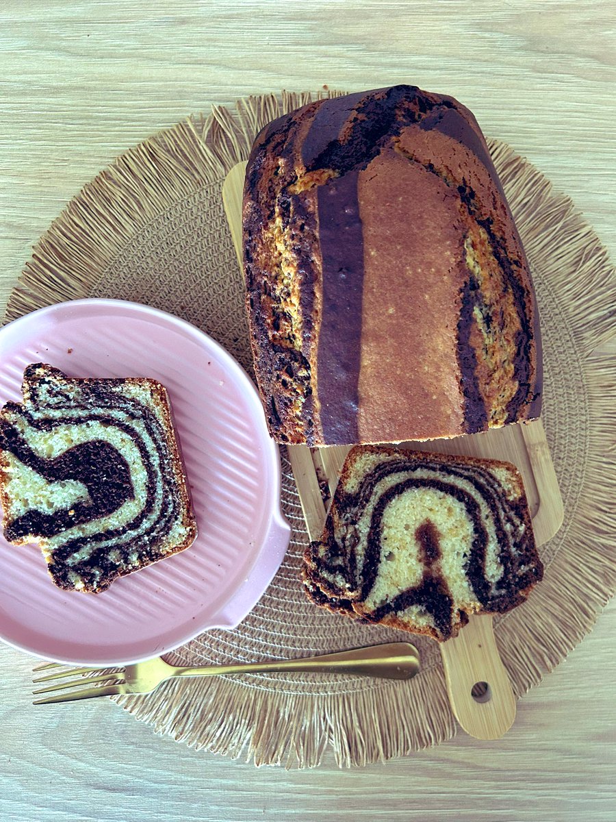 Silnari's tweet photo. Día 3 desafío; 30 días, 30 recetas de budines diferentes!

Hoy: BUDÍN MARMOLADO 

Este sí que no traiciona jamás, ideal para merienda de los chicos,  para viandas escolares, reunión de mates y amigas y mil juntadas más.

Te dejo la receta en hilo 🧵 y si te gusta es RT!👇 https://t.co/vTl22YvABw