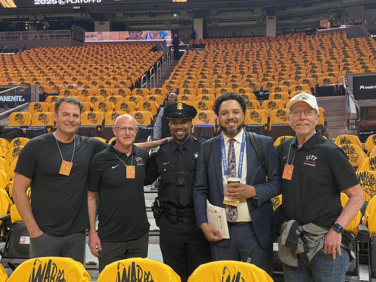 CCSFMBB's tweet image. Big thank you to the @warriors for honoring our 2025 state championship team last night at their playoff game vs @Timberwolves . #CityStrong🤝