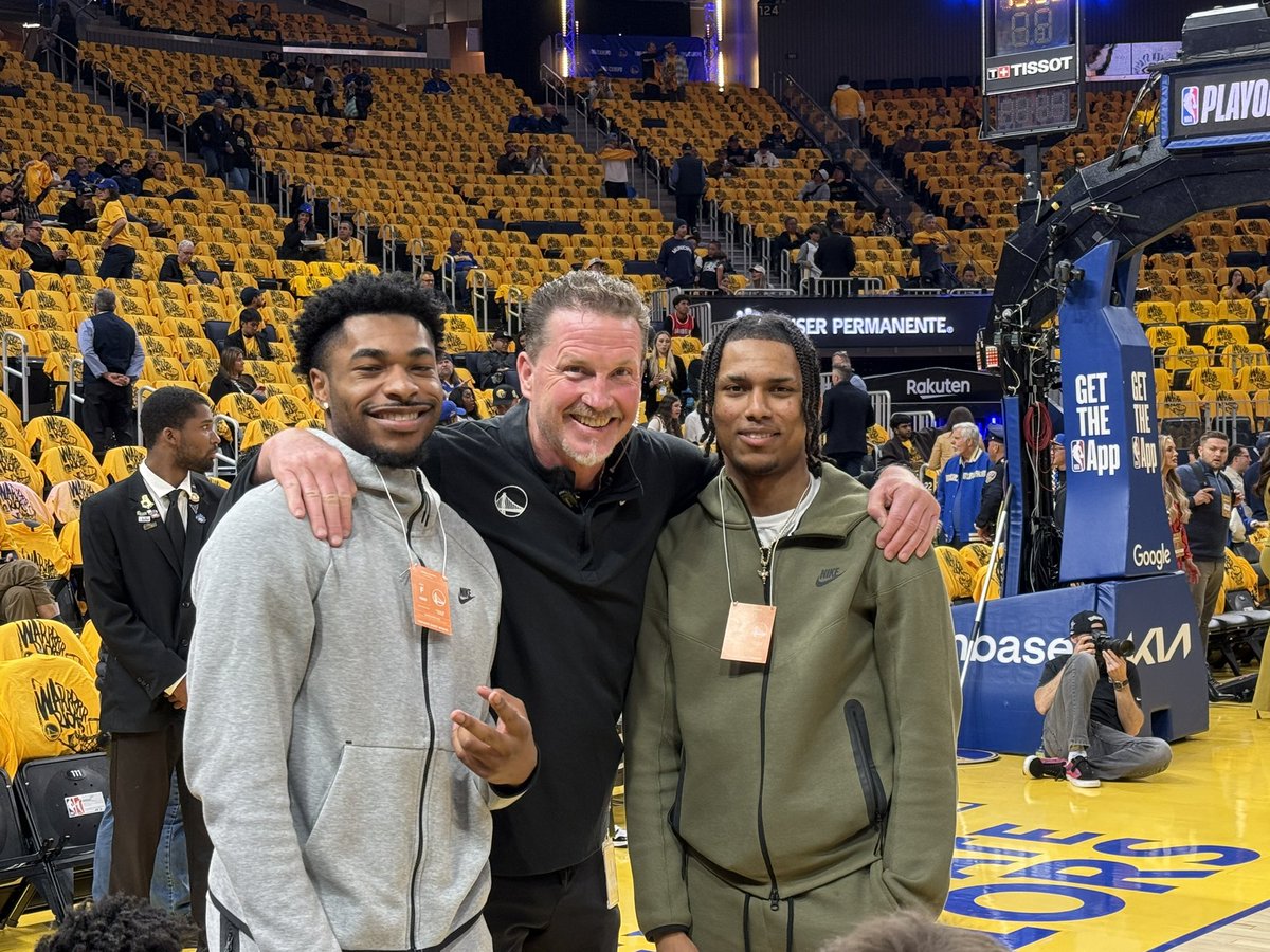 CCSFMBB's tweet image. Big thank you to the @warriors for honoring our 2025 state championship team last night at their playoff game vs @Timberwolves . #CityStrong🤝