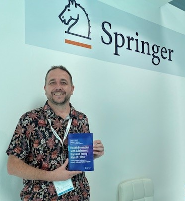 Springer Public Health (@springerpbh) on Twitter photo James A. Smith, co-editor of Health Promotion with Adolescent Boys and Young Men of Colour: Global Strategies for Advancing Research, Policy, and Practice in Context, at the <a href="/SpringerPBH/">Springer Public Health</a> exhibit at #IUHPE2025 - Check out the book in-person or online here: bit.ly/4hyJcfE James A. Smith, co-editor of Health Promotion with Adolescent Boys and Young Men of Colour: Global Strategies for Advancing Research, Policy, and Practice in Context, at the <a href="/SpringerPBH/">Springer Public Health</a> exhibit at #IUHPE2025 - Check out the book in-person or online here: bit.ly/4hyJcfE