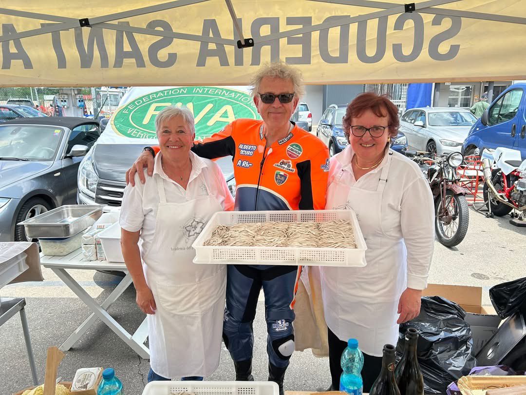 MassimoSertori_'s tweet photo. L’Accademia del #Pizzocchero di #Teglio ha conquistato l’ASI (Automotoclub Storico Italiano) al #MotoShow 2025, rassegna motociclistica più importante d'#Europa che si è svolta in provincia di #Parma.
I #valtellinesi sono stati ospiti della Scuderia Sant Ambroeus di #Milano https://t.co/K32ci5mI46