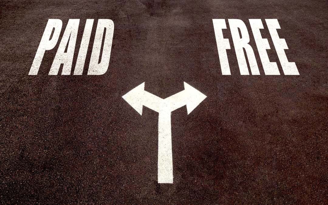 Nath_Yamb's tweet photo. Payant vs Gratuit (oui oui, on est des rats)

• Pour générer du texte:
- Chat Gpt: 20$/mois
- DeepSeek: gratuit

• Pour créer des images 
- Midjourney: 60$/mois
- Leonardo: gratuit

• Pour éditer des vidéos
- CapCut: 33$/mois
- Instagram Edits: gratuit 

Pour créer des voix IA
- Eleven Labs: 99$/mois
- Speechma: gratuit 

• Pour créer des vidéos à partir de textes ou d’images
- Runway ML: 69$/mois
- Kling AI: gratuit

• Pour une suite bureautique  
- Microsoft Office: 9$/mois
- Libre Office: gratuit