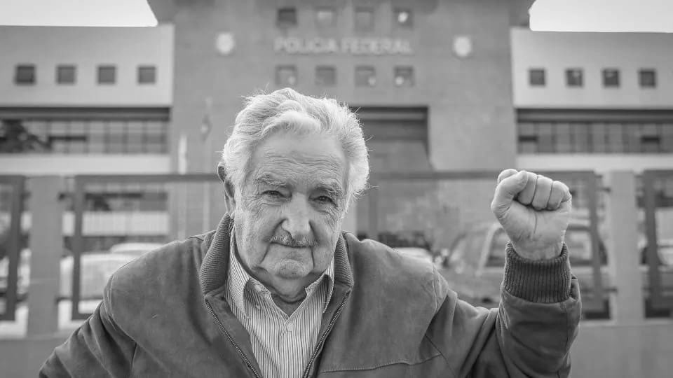 mtst's tweet photo. Com imensa tristeza, nos despedimos de Pepe Mujica, símbolo da luta por justiça, dignidade e igualdade. 
A sua trajetória inspira quem sonha com um mundo mais humano. 

Que seu legado siga acendendo esperanças. 
Até sempre, companheiro! ❤️ https://t.co/CYqqJU3VEB