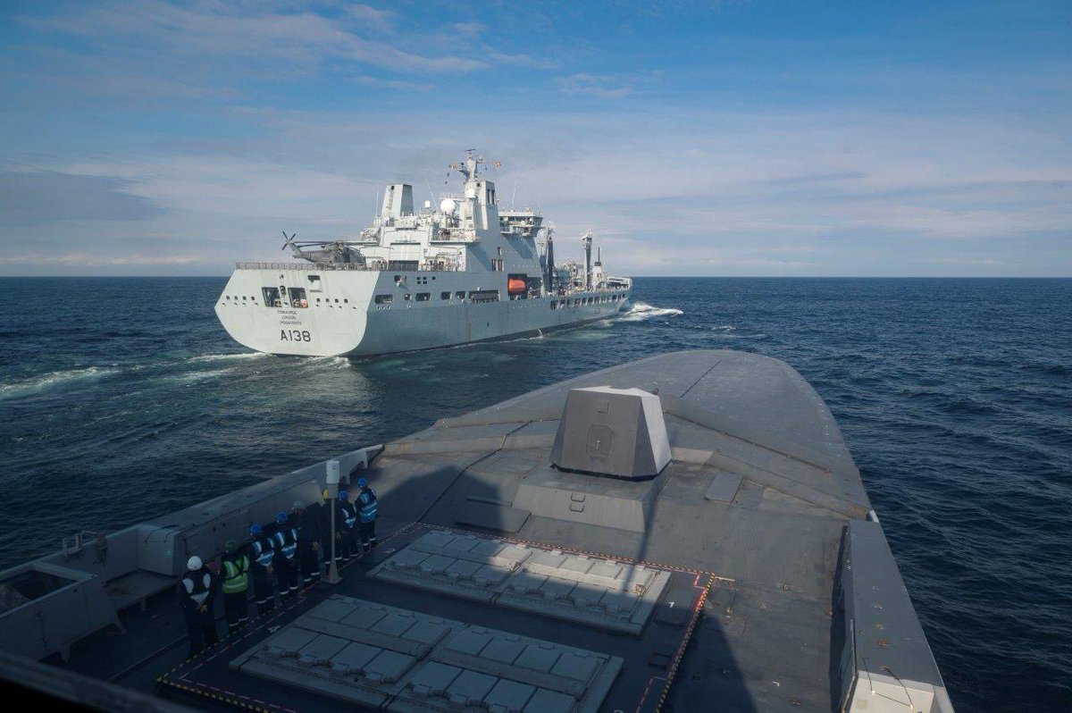 EtatMajorFR's tweet image. 📍Atlantique Nord, au large de l’Écosse | #FormidableShield25
Missiles, menaces en mer, cyberattaques…
Les Alliés 🇧🇪🇨🇦🇩🇰🇫🇷🇮🇹🇳🇱🇳🇴🇪🇸🇬🇧🇺🇸 s’entraînent ensemble à contrer ces menaces.
👉 Coordination, réactivité, puissance : prêts pour tous les défis.