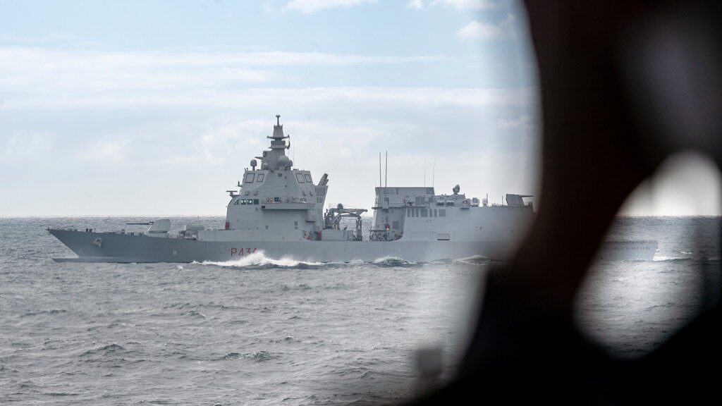 EtatMajorFR's tweet image. 📍Atlantique Nord, au large de l’Écosse | #FormidableShield25
Missiles, menaces en mer, cyberattaques…
Les Alliés 🇧🇪🇨🇦🇩🇰🇫🇷🇮🇹🇳🇱🇳🇴🇪🇸🇬🇧🇺🇸 s’entraînent ensemble à contrer ces menaces.
👉 Coordination, réactivité, puissance : prêts pour tous les défis.