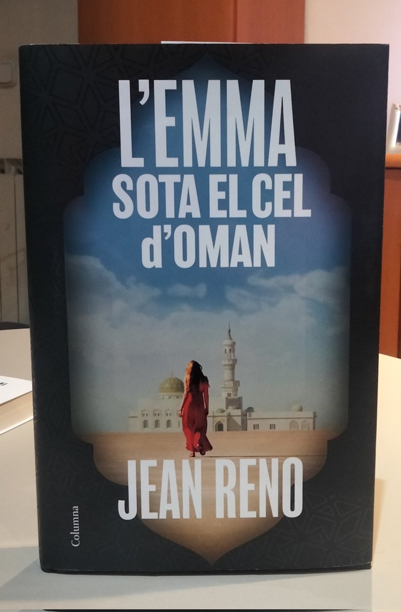 Començant "L'Emma sota el cel d'Oman", el debut literari de Jean Reno. De <a href="/columnaedicions/">Columna</a>. Demà, a les llibreries.
Quan penso en ell, sempre em ve al cap el seu paper d'assassí a sou a "El profesional". A veure...