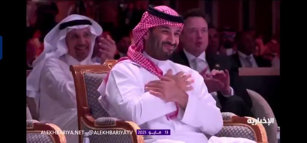 ولي العهد محمد بن سلمان أمير الحزم عالى الهمة  واضع الفكرة جالب الأمل شديد  العزم صاحب القرار  ذلك الرجل صانع مستقبل بلاده وامته