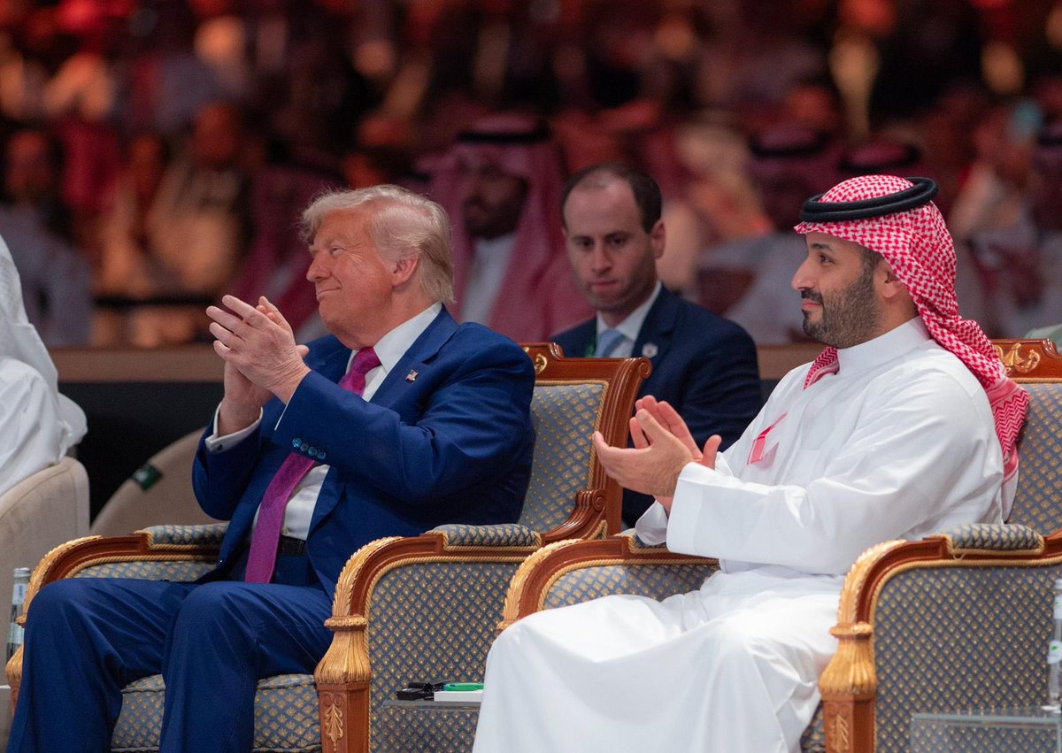 سمو #ولي_العهد وفخامة الرئيس الأمريكي يشاركان في منتدى الاستثمار السعودي الأمريكي.
#منتدى_الاستثمار_السعودي_الأمريكي
#SaudiUSForum2025