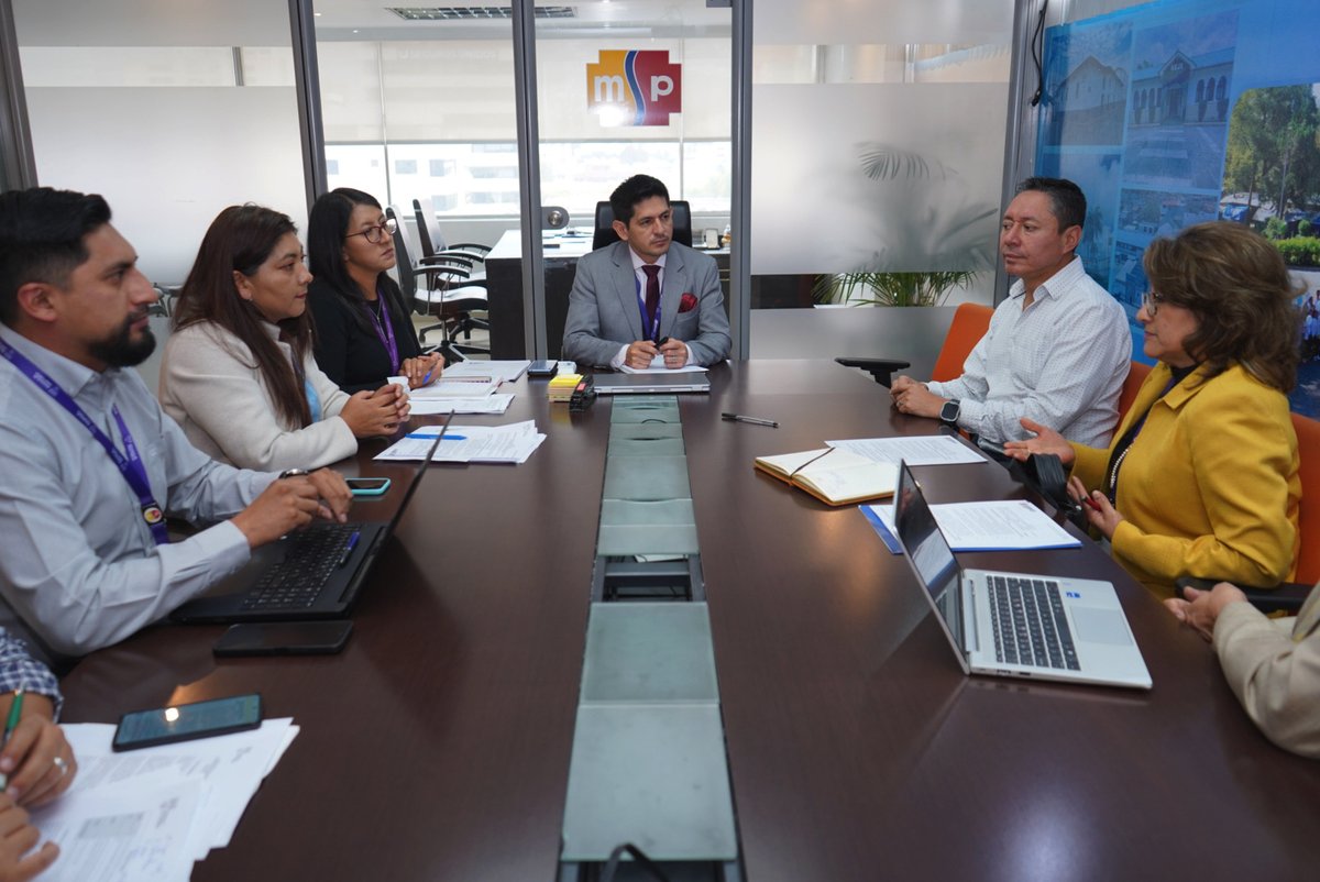 SaludPichincha's tweet photo. 🔬✨ Impulsamos la calidad en los servicios de salud

Trabajamos para concretar un convenio con el Servicio de Acreditación Ecuatoriano (SAE) que fortalecerá la calidad y permitirá:

✅ Capacitación continua al personal
✅ Transferencia de conocimientos técnicos
✅ Innovación en los servicios
✅ Resultados más confiables y seguros

📋 La acreditación bajo la norma internacional ISO 15189 asegura análisis clínicos más precisos, diagnóstico correcto y fortalece la confianza de pacientes y profesionales de salud.

👩‍⚕️👨‍⚕️ Un sistema de salud más competitivo comienza con servicios de calidad.