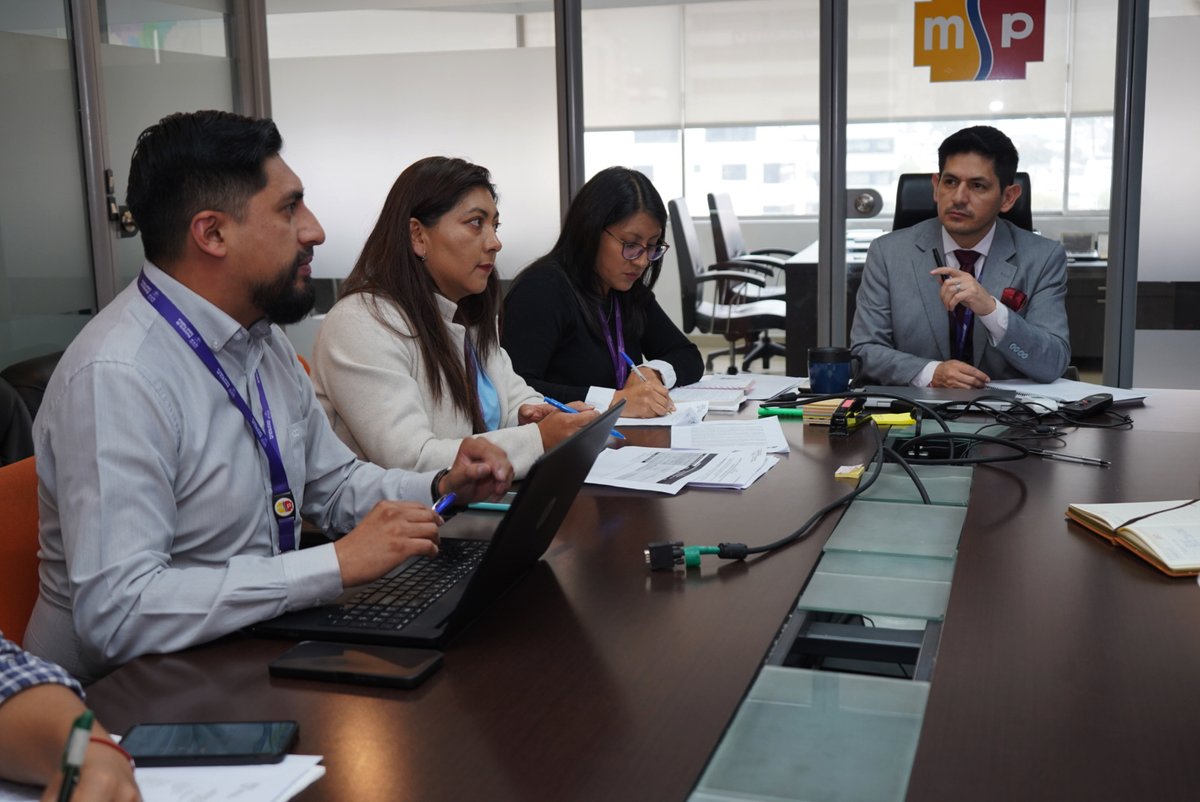 SaludPichincha's tweet photo. 🔬✨ Impulsamos la calidad en los servicios de salud

Trabajamos para concretar un convenio con el Servicio de Acreditación Ecuatoriano (SAE) que fortalecerá la calidad y permitirá:

✅ Capacitación continua al personal
✅ Transferencia de conocimientos técnicos
✅ Innovación en los servicios
✅ Resultados más confiables y seguros

📋 La acreditación bajo la norma internacional ISO 15189 asegura análisis clínicos más precisos, diagnóstico correcto y fortalece la confianza de pacientes y profesionales de salud.

👩‍⚕️👨‍⚕️ Un sistema de salud más competitivo comienza con servicios de calidad.