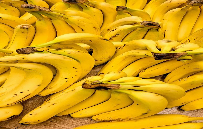 Mientras se habla de proteger el ambiente, lo cual es válido.Vienen las consecuencias sociales: hambre, desempleo y migración interna. La suspensión de Chiquita afectará la imagen del país ante los inversionistas. Pero la paralización de la mina ya lo había hecho antes. #afram