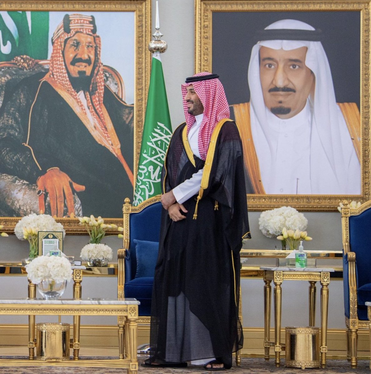 صفقات ضخمة وكبيرة جدا جدا
 للمملكة العربية السعودية 🇸🇦

هرررربت هرررربت هرررربت خلاص ، بصحتكم و ألف مليون ترليون مبروك. كلمات نابغة من أعماق القلبِ تخلوا منها أصغر مثقال حسدِ
بارك الله لكم وفيكم وفي ولاة أموركم ونتمنى نشوفكم أفضل و أحسن و أقوى

#الجزائر 🇩🇿
.