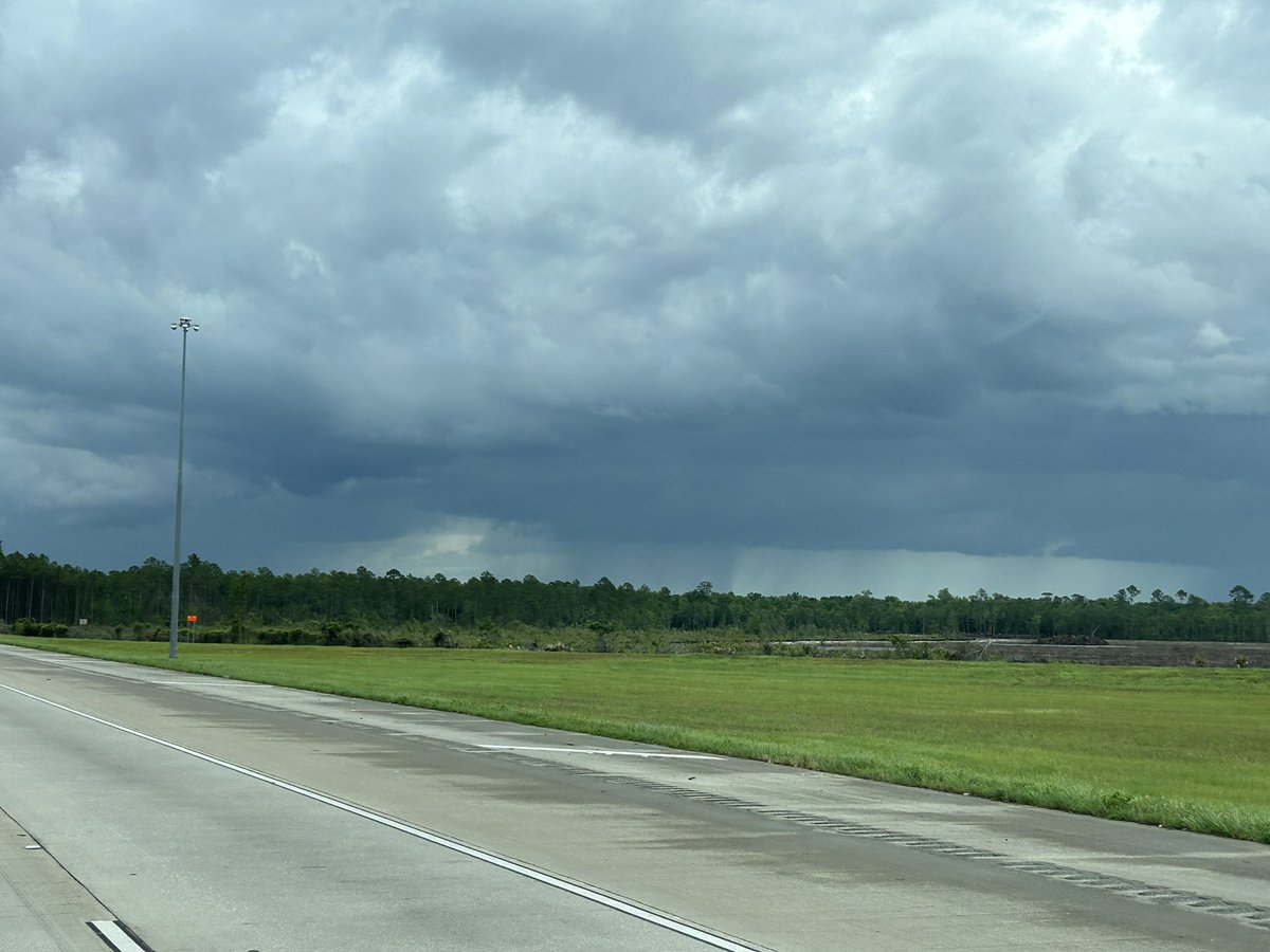 StormRider912's tweet photo. Looking N on I-95N through #BrunswickGA &amp; #DarienGA. #GAwx #GAwxCond @jnelsonWJCL @WSAVAlysaC @NWSCharlestonSC @NWSJacksonville https://t.co/pZcZH7Gb5l