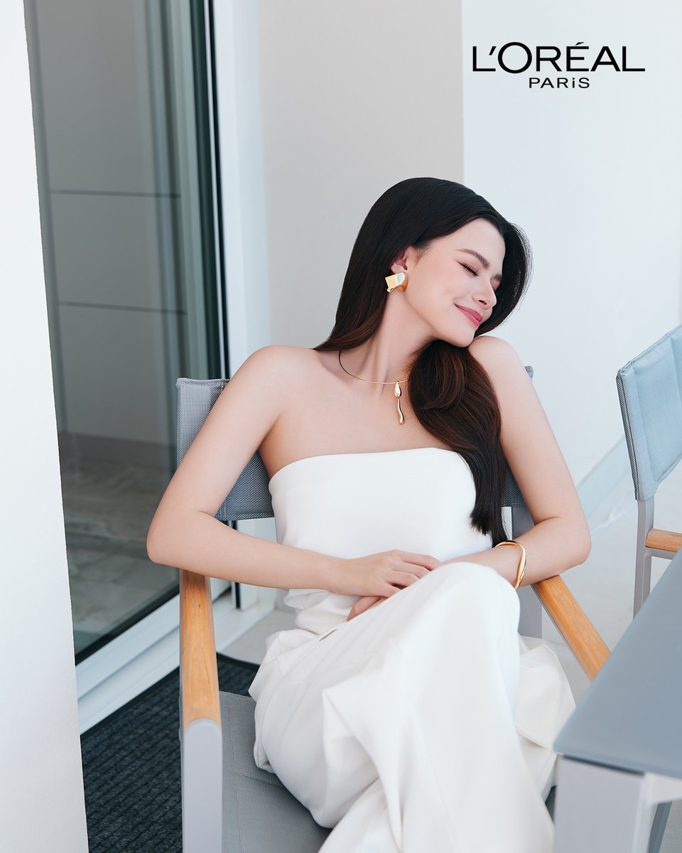 Healthy skin from Cannes! ✨
ใหม่ L'Oreal Paris Infallible Tinted Serum 
รองพื้นเซรั่มผสานไฮยา 1% เพื่อผิวสวยโกลว์ฉ่ำเด้ง 
ชอป tinted serum ได้ก่อนใครที่ bit.ly/44R6bym

#LOrealParisTH #Makeup #Skincare #LightsonWomen #LOrealParisCannesTH #WorthIt​ #LOrealParisCannes