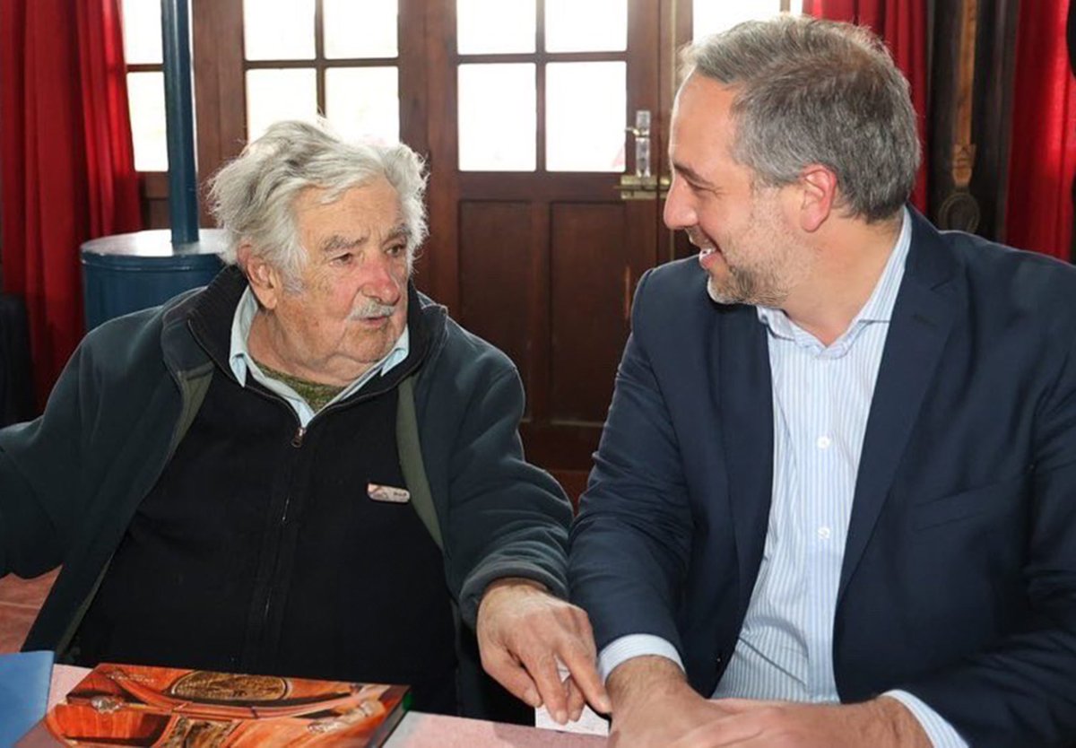 Con profundo dolor despido al gran Pepe Mujica. Gracias por tu legado, tu ejemplo de humildad y tu profundo amor por el pueblo. Te vamos a extrañar siempre.