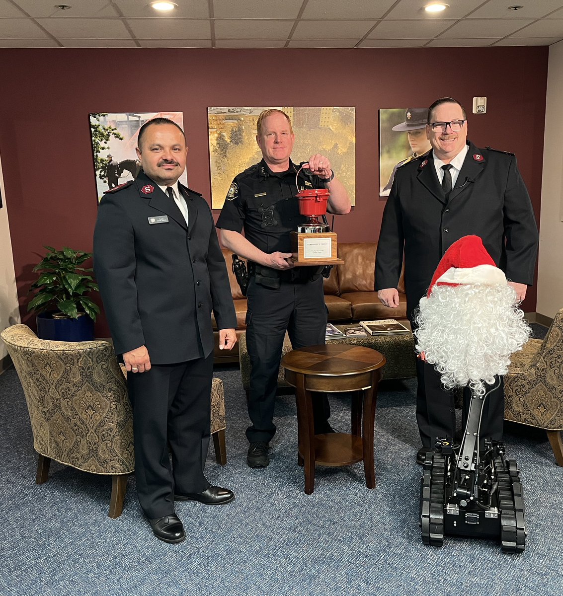 Chief Bob Day (@chiefbobday) on Twitter photo For the second year in a row, <a href="/salarmycascade/">The Salvation Army Cascade Division</a> awarded PPB the Commander’s Trophy for outdueling our partners at <a href="/PDXFire/">Portland Fire & Rescue</a> during Christmas bell ringing. While we’re thrilled, raising critical funds for the Salvation Army is an even greater victory! For the second year in a row, <a href="/salarmycascade/">The Salvation Army Cascade Division</a> awarded PPB the Commander’s Trophy for outdueling our partners at <a href="/PDXFire/">Portland Fire & Rescue</a> during Christmas bell ringing. While we’re thrilled, raising critical funds for the Salvation Army is an even greater victory!