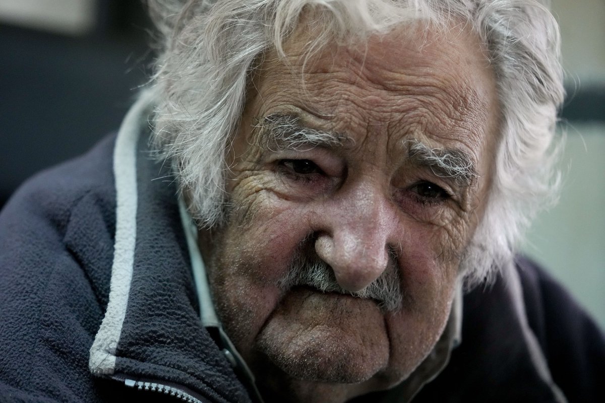 AP_Noticias's tweet photo. Muere a los 89 años José Mujica, el expresidente de Uruguay que cambió el país y atrajo simpatías por su austeridad.

El presidente uruguayo, Yamandú Orsi, confirmó su fallecimiento. 

https://t.co/OKs4UiPMmq https://t.co/qSjmy0W5s7