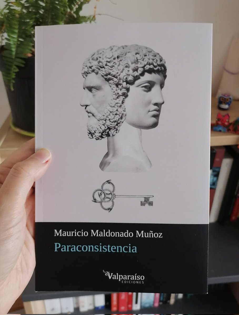 Marcela (@marribadeneira) on Twitter photo Ya les había enseñado el collage de Jano que hice para el poemario Paraconsistencia, de <a href="/mmaldonadomunoz/">Mauricio Maldonado Muñoz</a>. Ayer me llegó un ejemplar y comprobé, una vez más, que lo más gratificante del proceso es sostener el libro y ver cómo las texturas, colores y otros detalles cobran vida. Ya les había enseñado el collage de Jano que hice para el poemario Paraconsistencia, de <a href="/mmaldonadomunoz/">Mauricio Maldonado Muñoz</a>. Ayer me llegó un ejemplar y comprobé, una vez más, que lo más gratificante del proceso es sostener el libro y ver cómo las texturas, colores y otros detalles cobran vida.