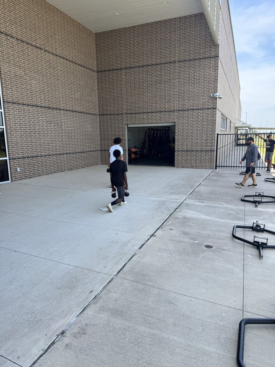 Rowe Boys Athletics (@roweboysathl) on Twitter photo 8th grade football putting in work in weight room today. <a href="/CyParkFootball/">Cy Park Football</a> <a href="/CyParkAthletics/">Cy Park Athletics</a> 8th grade football putting in work in weight room today. <a href="/CyParkFootball/">Cy Park Football</a> <a href="/CyParkAthletics/">Cy Park Athletics</a>