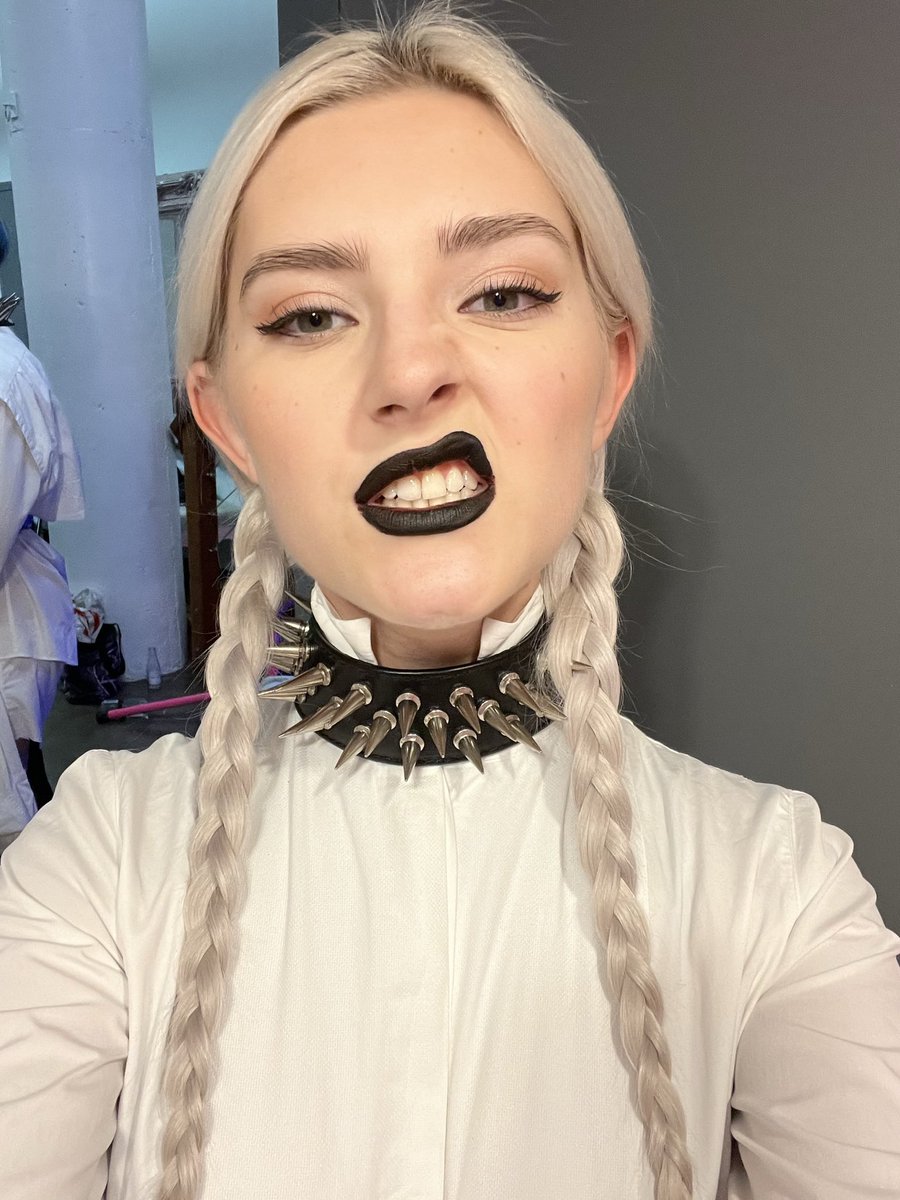 Does the goth girl personality suit me? 🤔