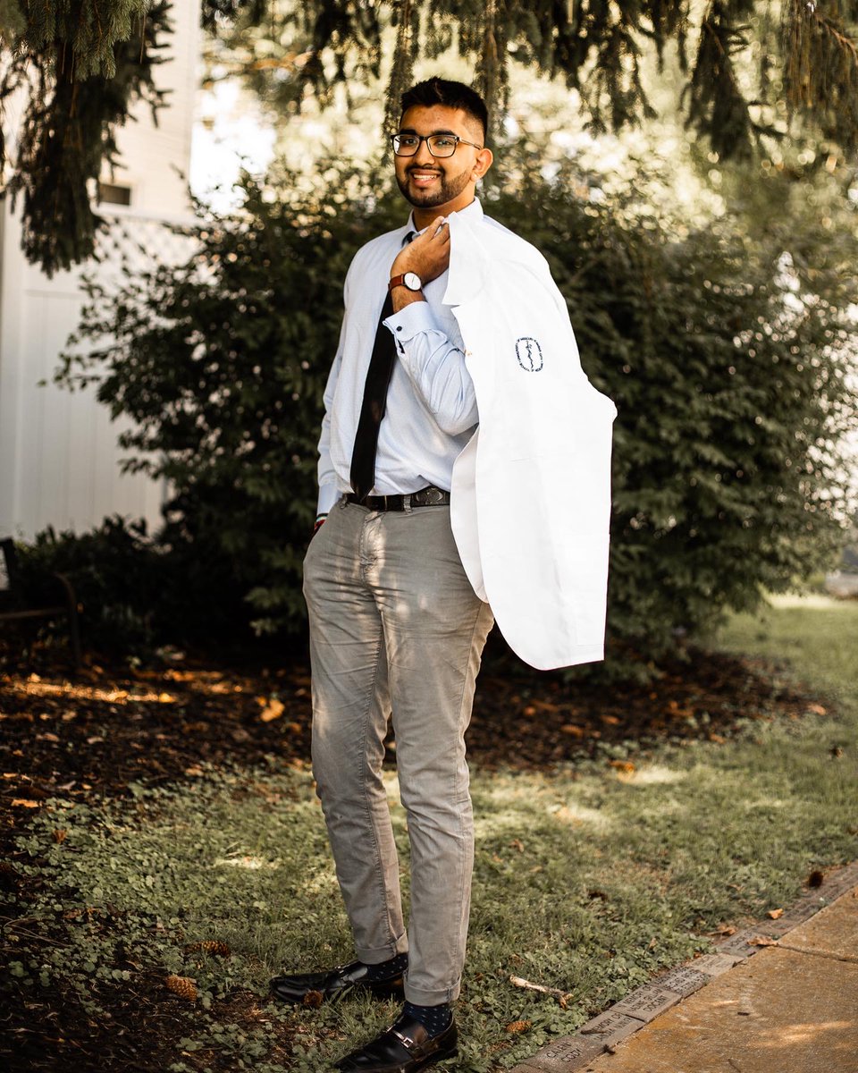 🎓 Happy Commencement Day to the UMKC School of Medicine Class of 2025! Today we celebrate your years of hard work, perseverance and passion for healing. Here are a few of our graduates who are trading in their white coats for a cap and gown for the day. Congrats!