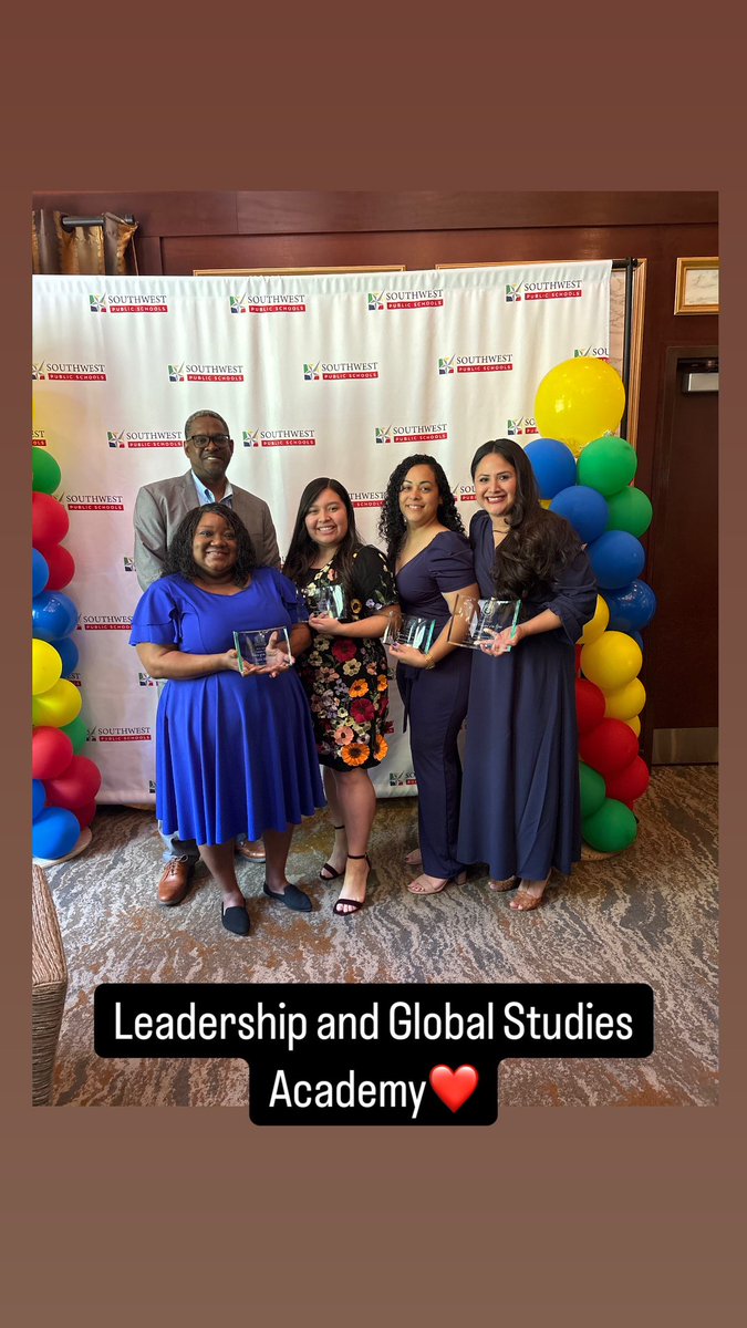 V.Ocañas tweet media