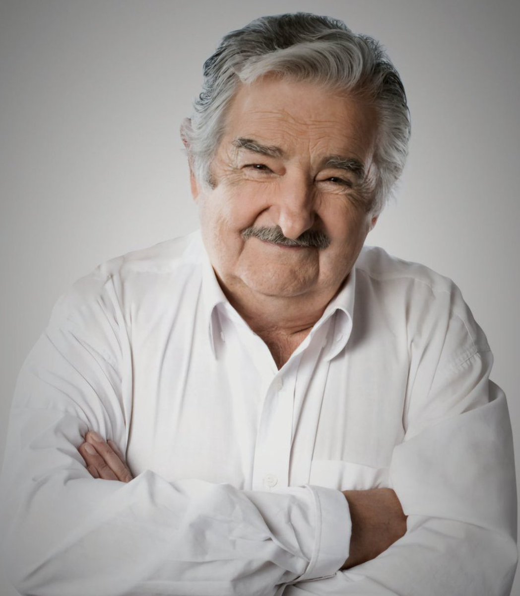 R_Rojas_Leon's tweet photo. “La vida es una y se va. Hay que darle sentido a la vida. Hay que luchar por la felicidad humana. No solo por la riqueza”.

José -Pepe- Mujica
1935-2025 https://t.co/RQqQq4yGHT