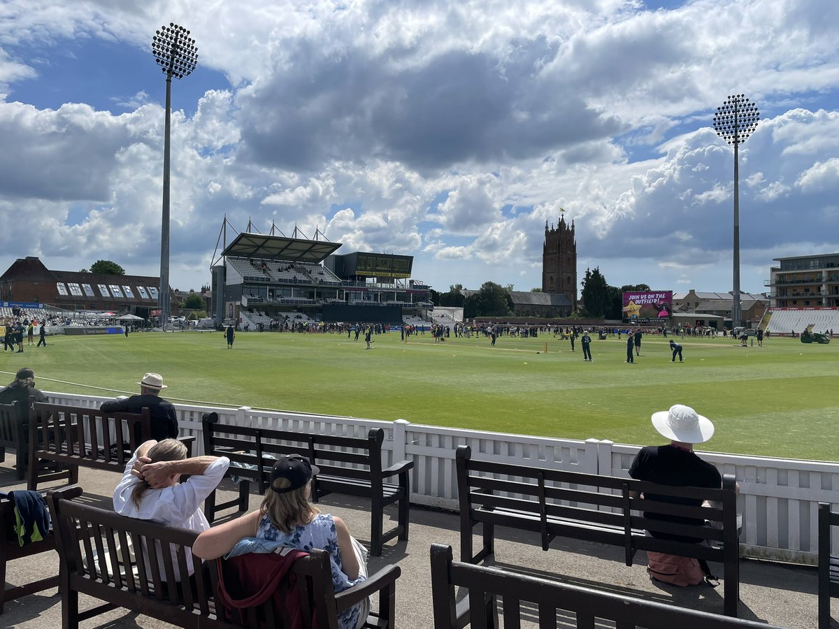 A strange day, but a good one 🐴🏏