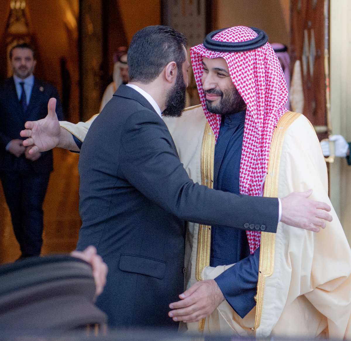 شكراً للقائد محمد بن سلمان
وأجتمع الكبار