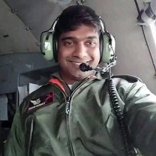 کیپٹن کامران کا کہنا ھے کہ میری جائز کی سم باڈر پر گر گئی ہے ، وہ لینے جانا ھے اور انڈیا والوں نے کہا تم مت آؤ بھائی ہم ڈھونڈ کے پہنچا دینگے